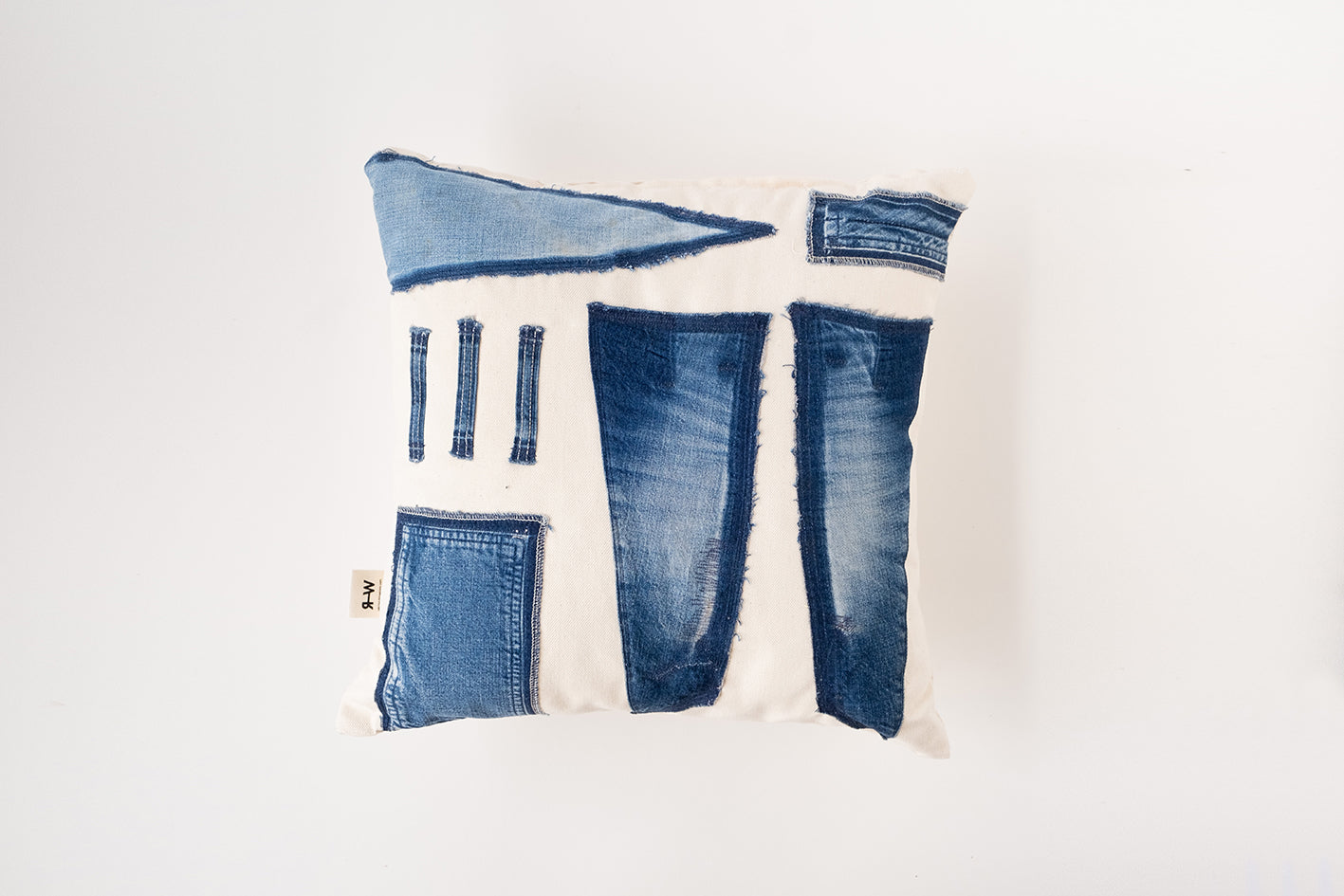 Panel design RW CUSHION<White>