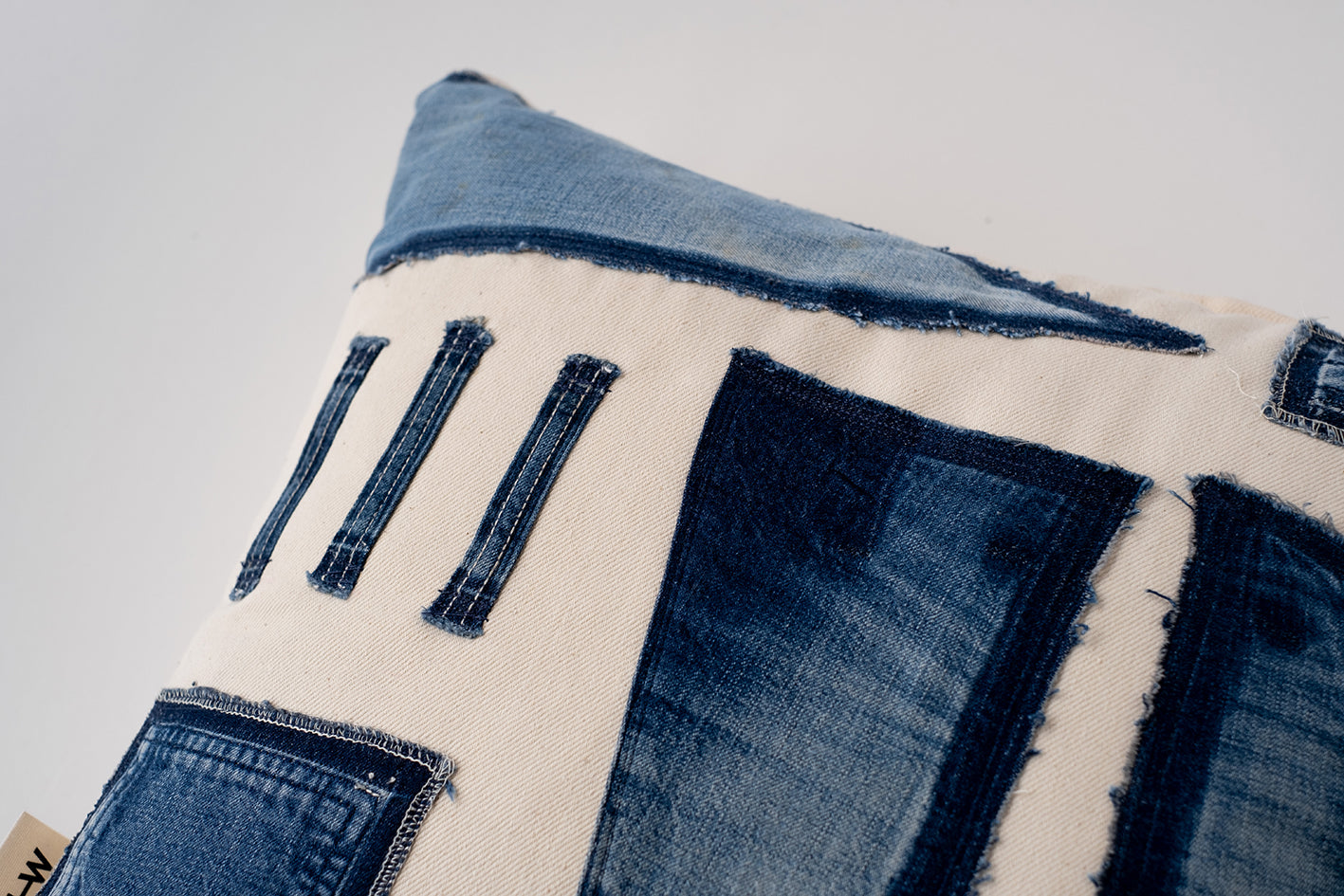 Panel design RW CUSHION<White>