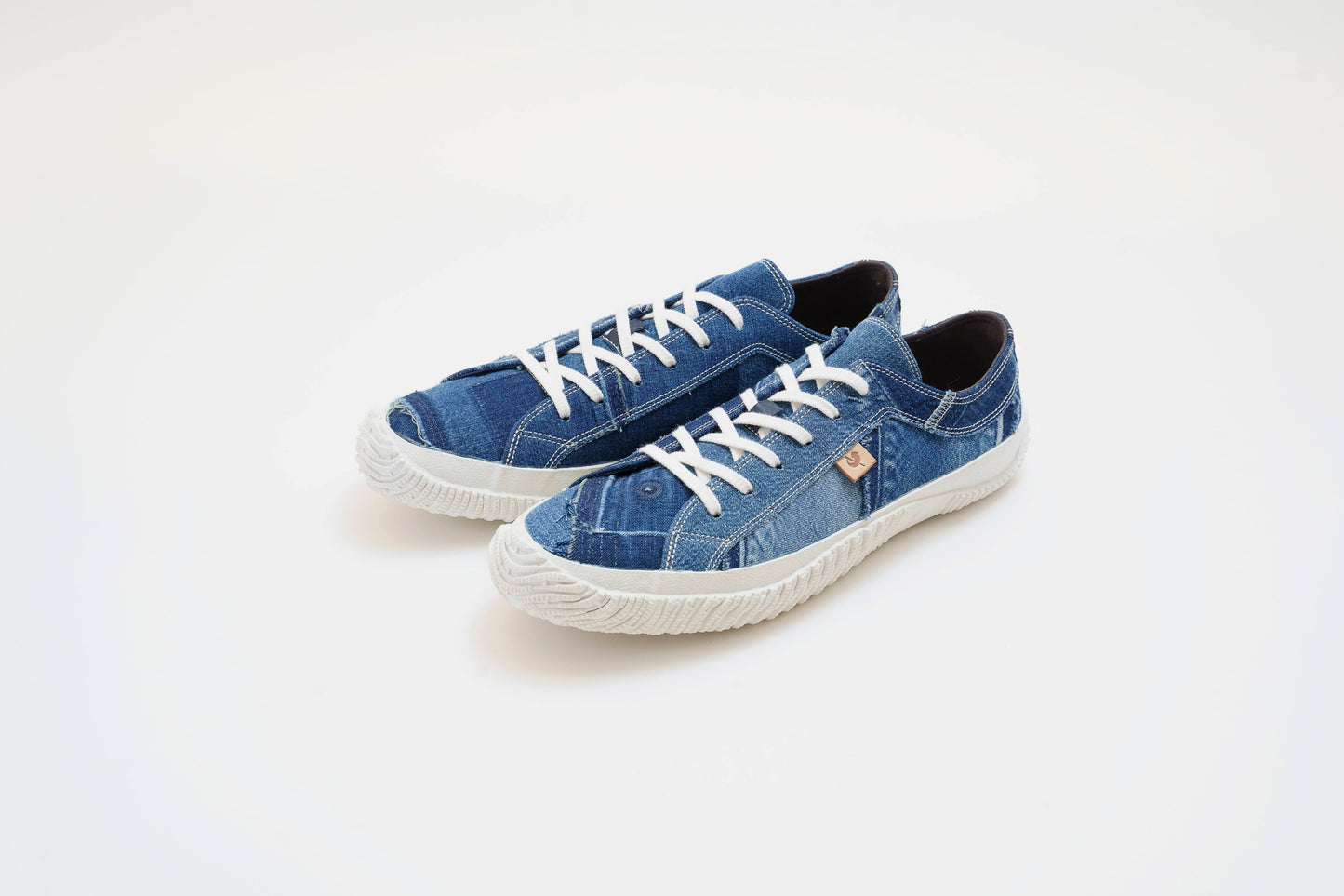 57h shoes - LOW <SPINGLE MOVE>