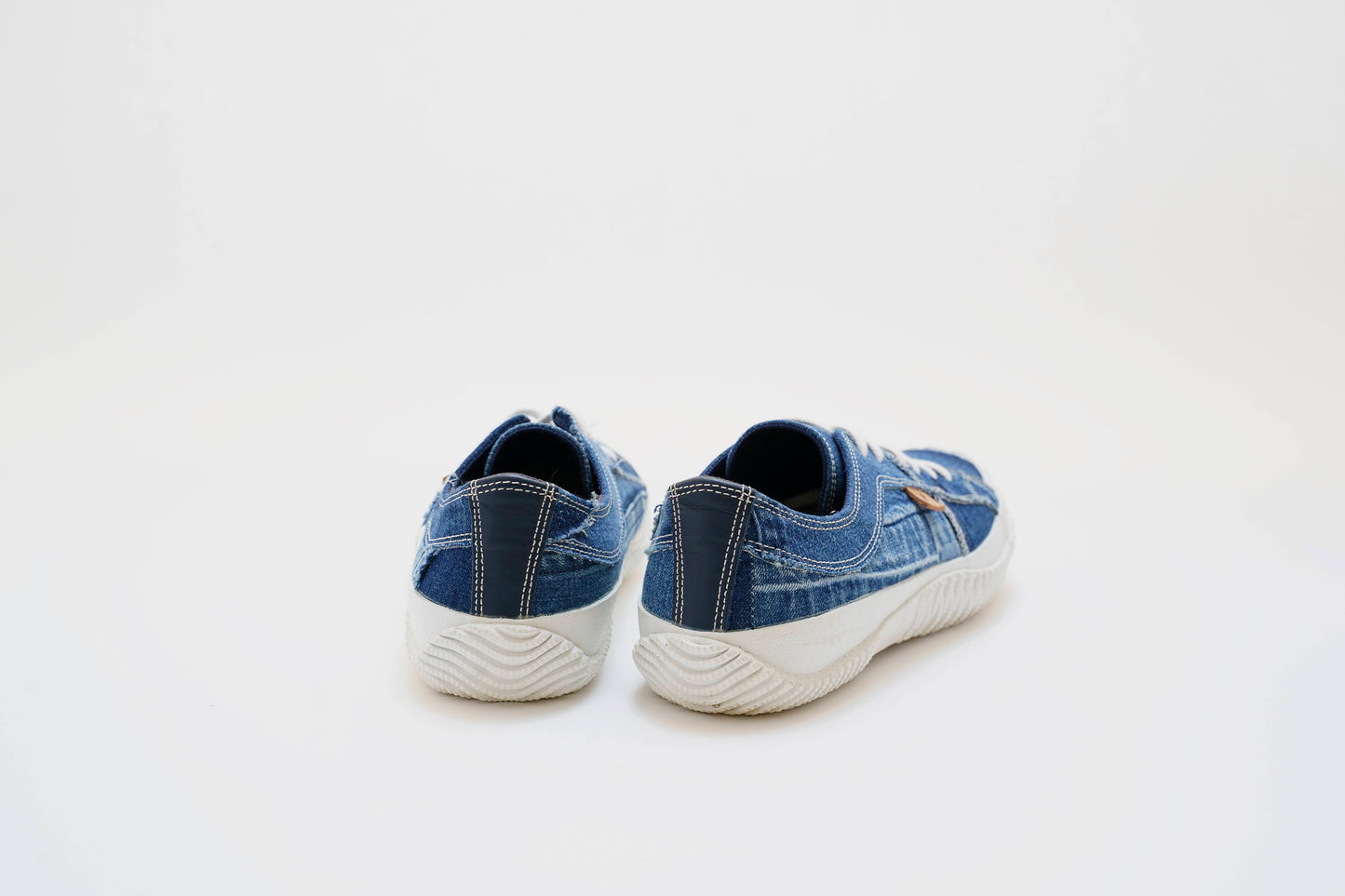 57h shoes - LOW <SPINGLE MOVE>